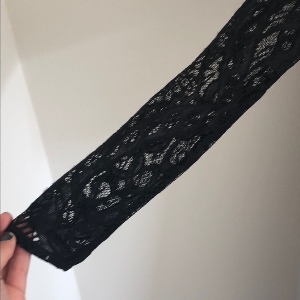 Lovers and Friends lace crop top - Picture 3 of 6